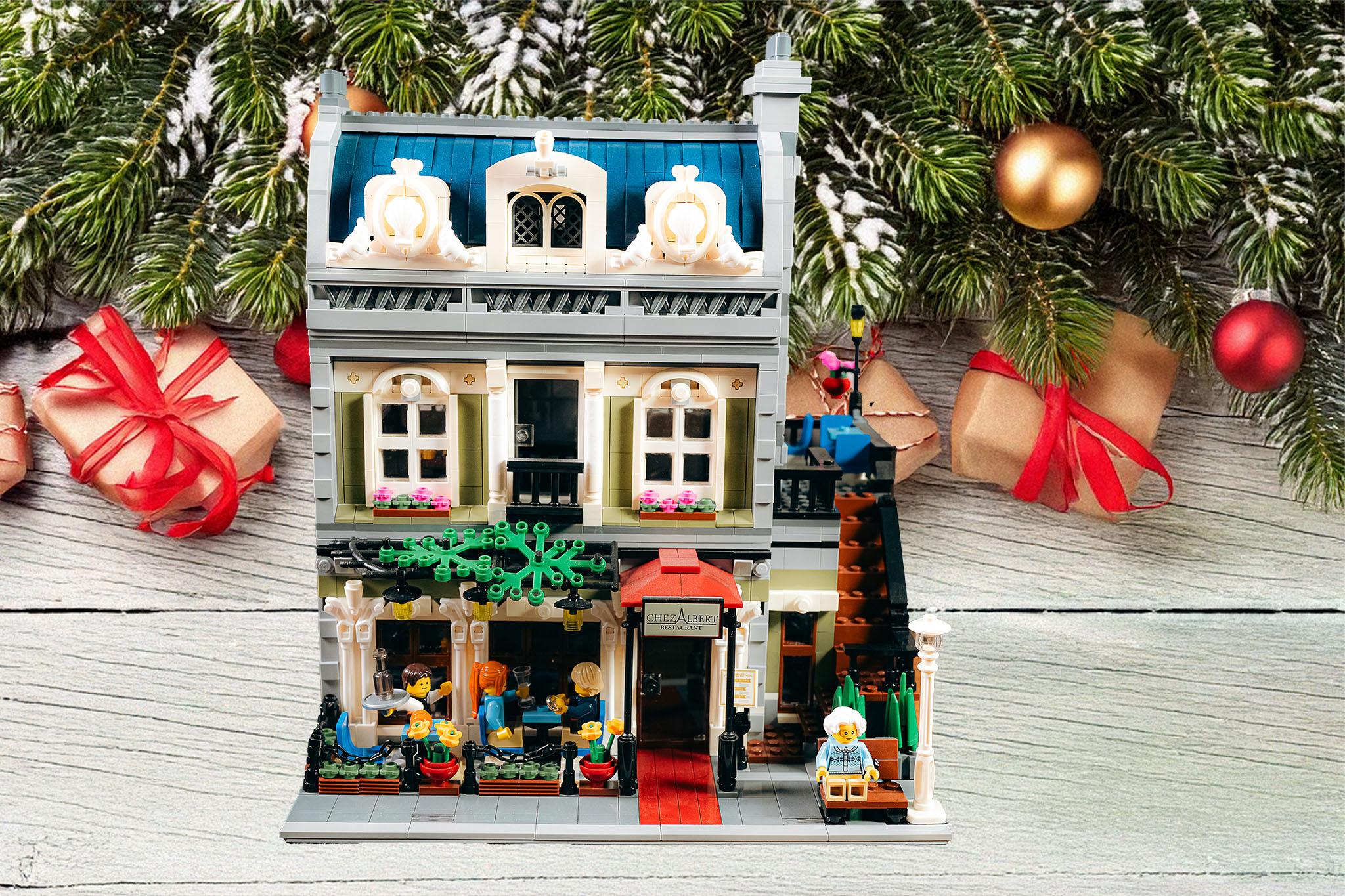 10243 LEGO Parisian Restaurant 001